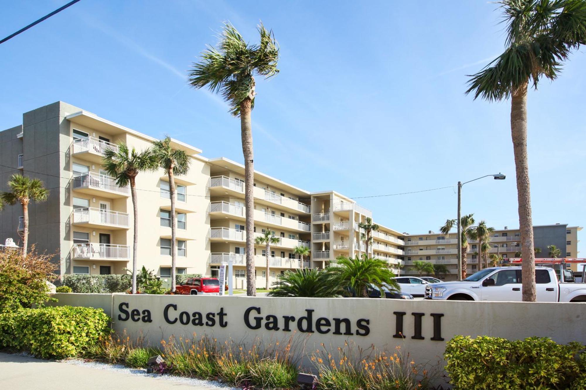 Fabulous Ocean And Pool Views From Balcony & Located On No-Drive Beach New Smyrna Beach Exterior photo